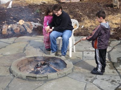 Kinnickinnic Twp. WI -  New York Blue Flagstone Patio with Firepit